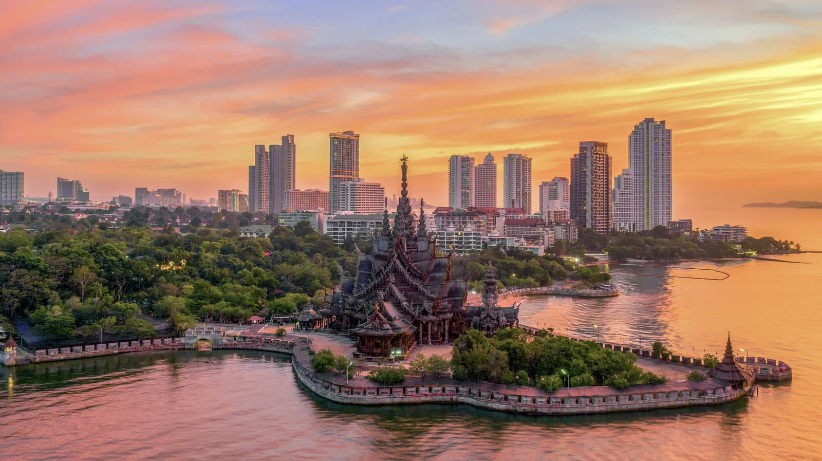 Thailand Family - City & Sea